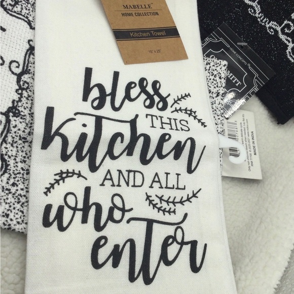 Blessed Home concepts pot holder & kitchen towel set. New - Picture 6 of 6